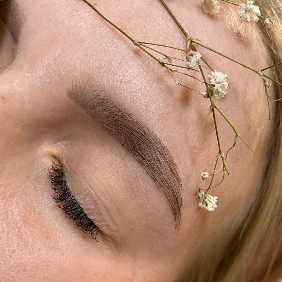 Окрашивание бровей+коррекция