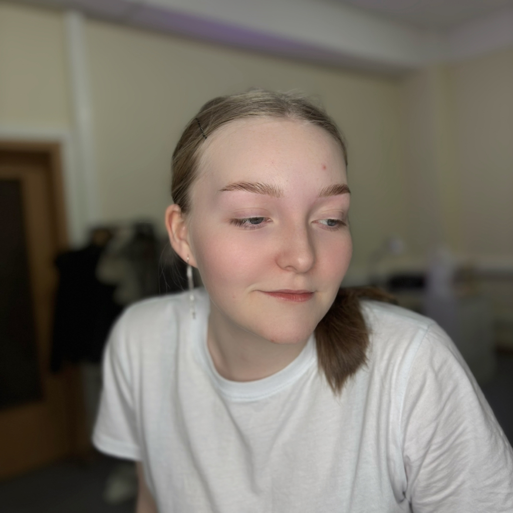 Коррекция бровей