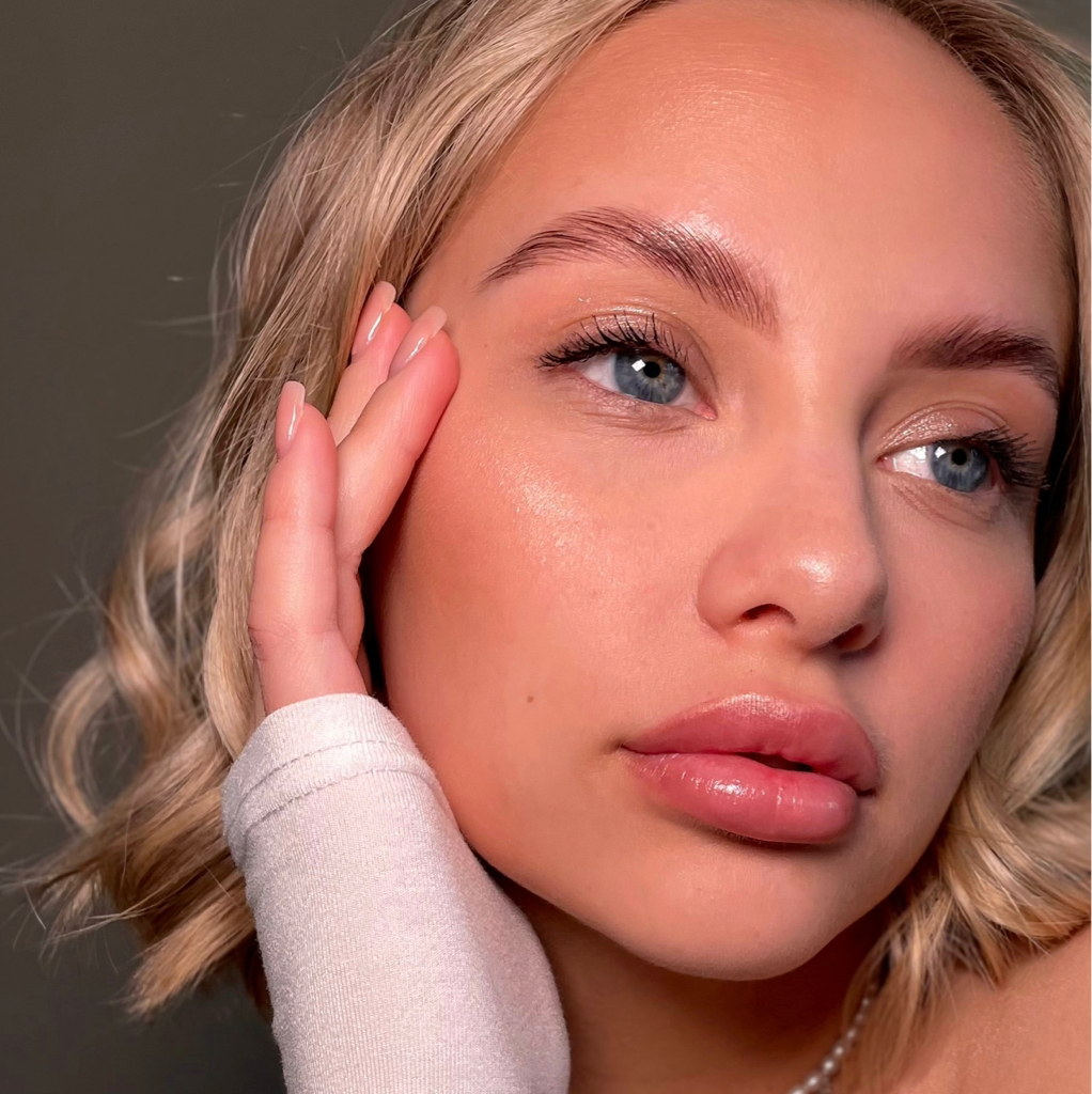 Ламинирование, окрашивание и коррекция бровей