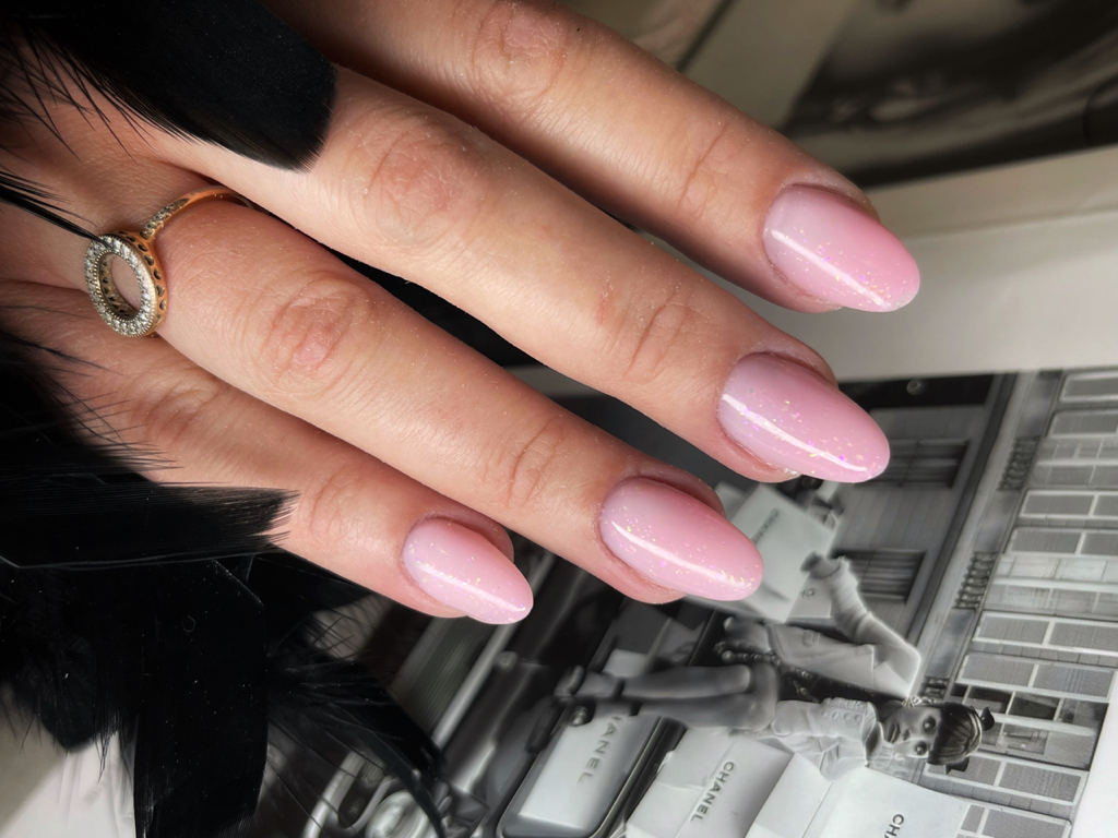 Снятие , маникюр , укрепление гелем, достраивание уголков