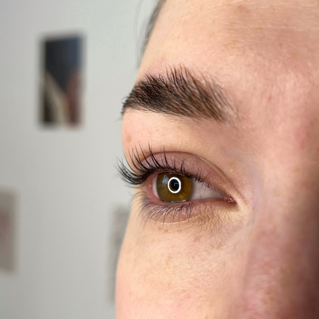 Ламинирование ресниц с окрашиванием