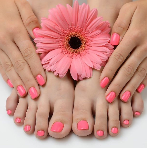 Маникюр/педикюр с долговременным покрытием