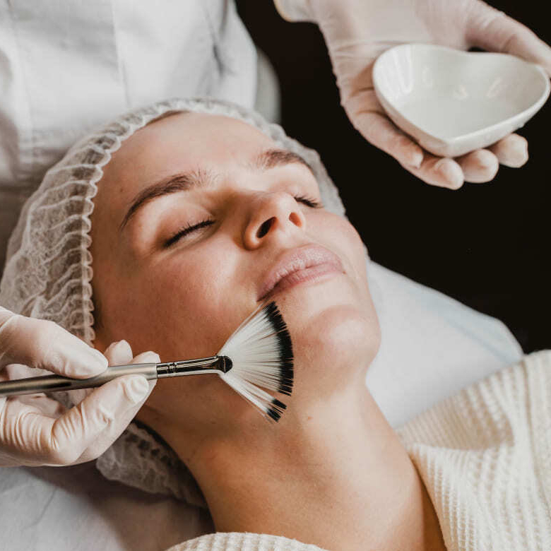 Комплекс карбокситерапия + пилинг (всесезонный) + маска (по типу кожи)