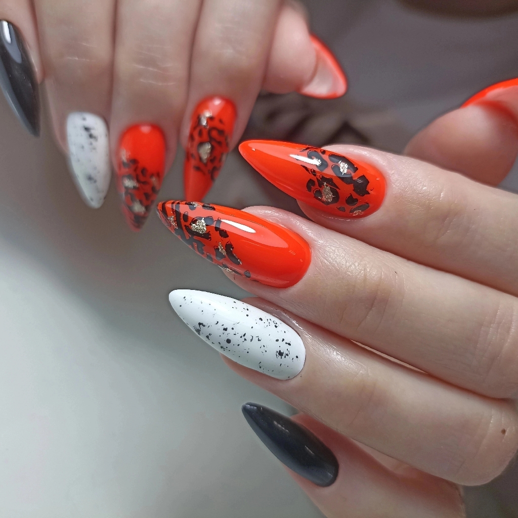 Пакет#5
Наращивание ногтей. Длина L-XL + однотонное покрытие+Несложный дизайн