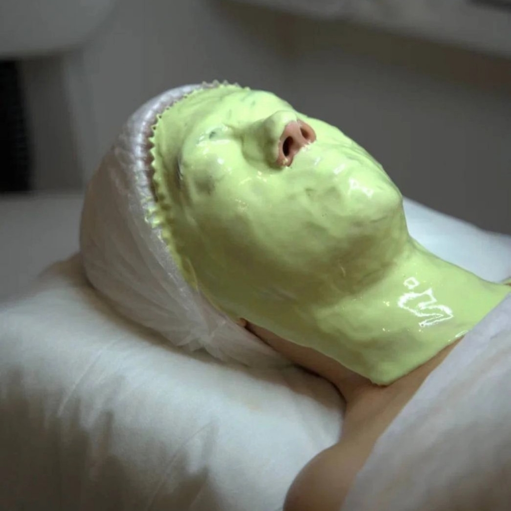 Фарфоровая куколка