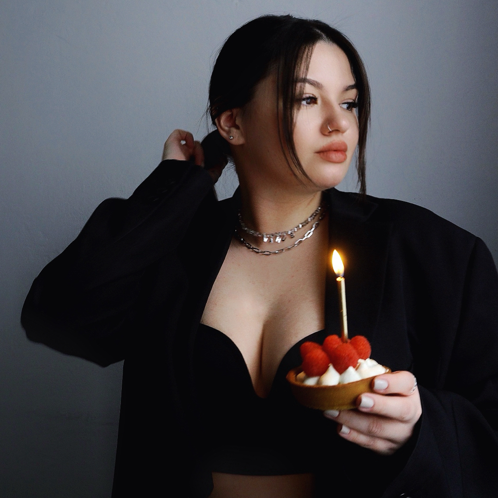 Захарова Виктория