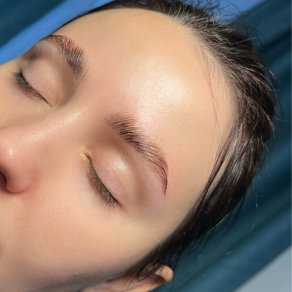 Ламинирование бровей + окрашивание и коррекцией + ботокс