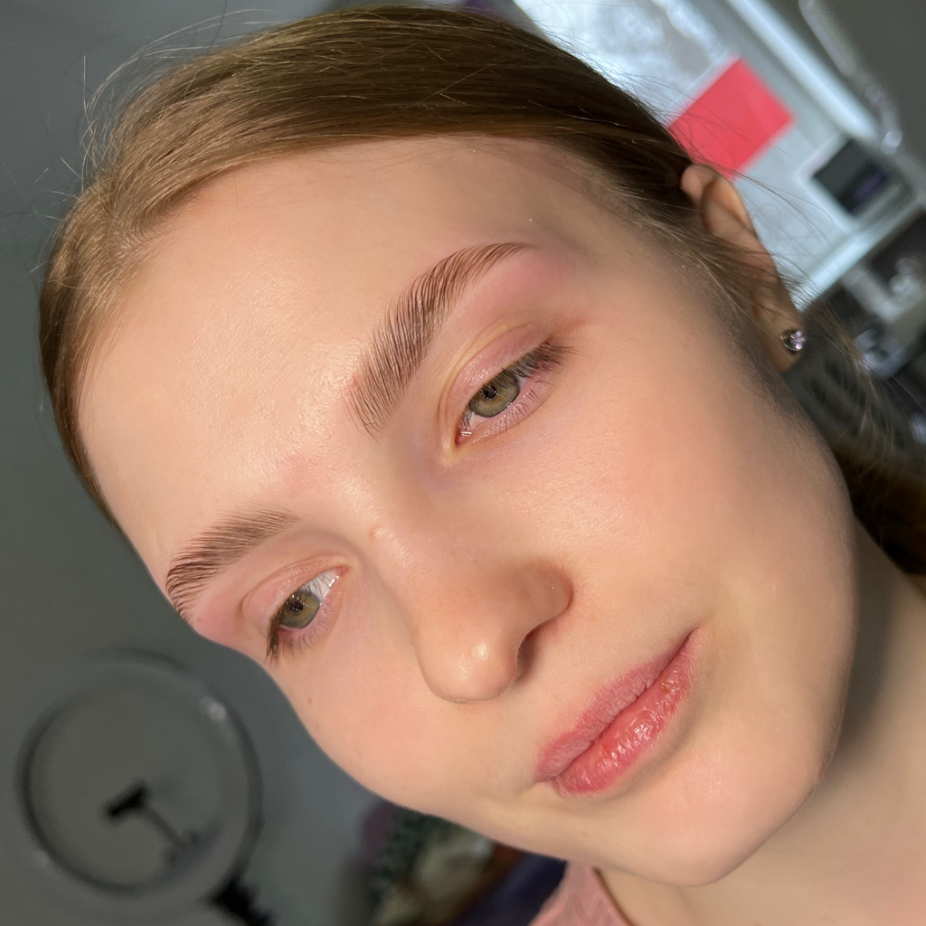 Оформление бровей с окрашиванием и коррекцией