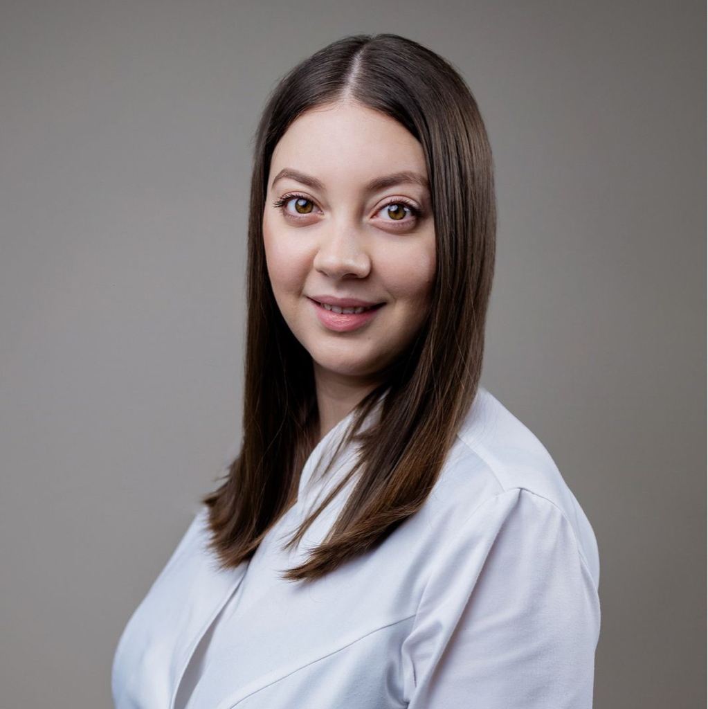 Полина