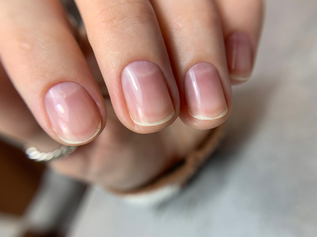 Глянцевание ногтей + комбинированный маникюр.