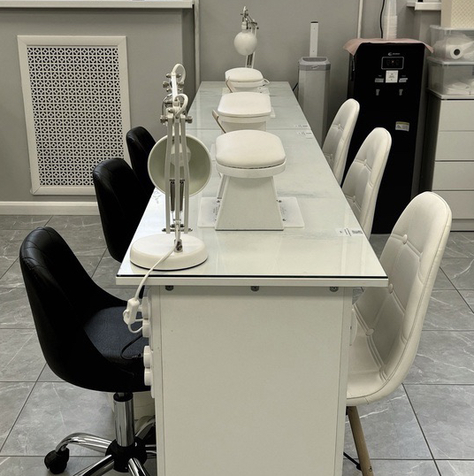 Маникюрный стол №5