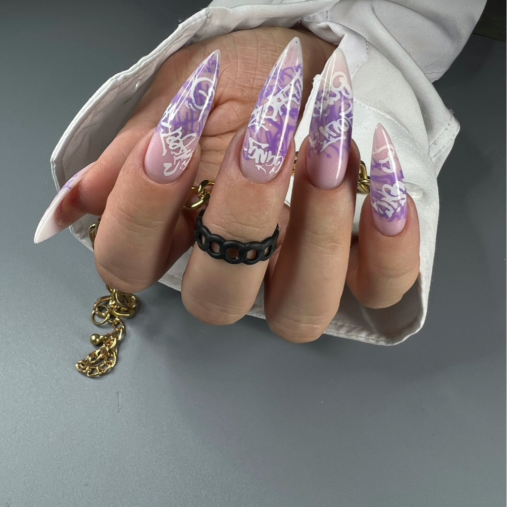 Маникюр с индивидуальным дизайном