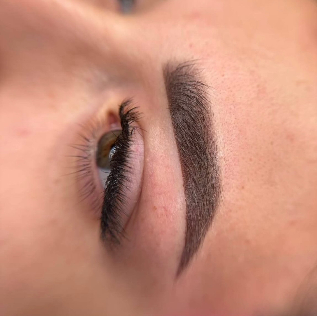 «Перманентный макияж бровей»