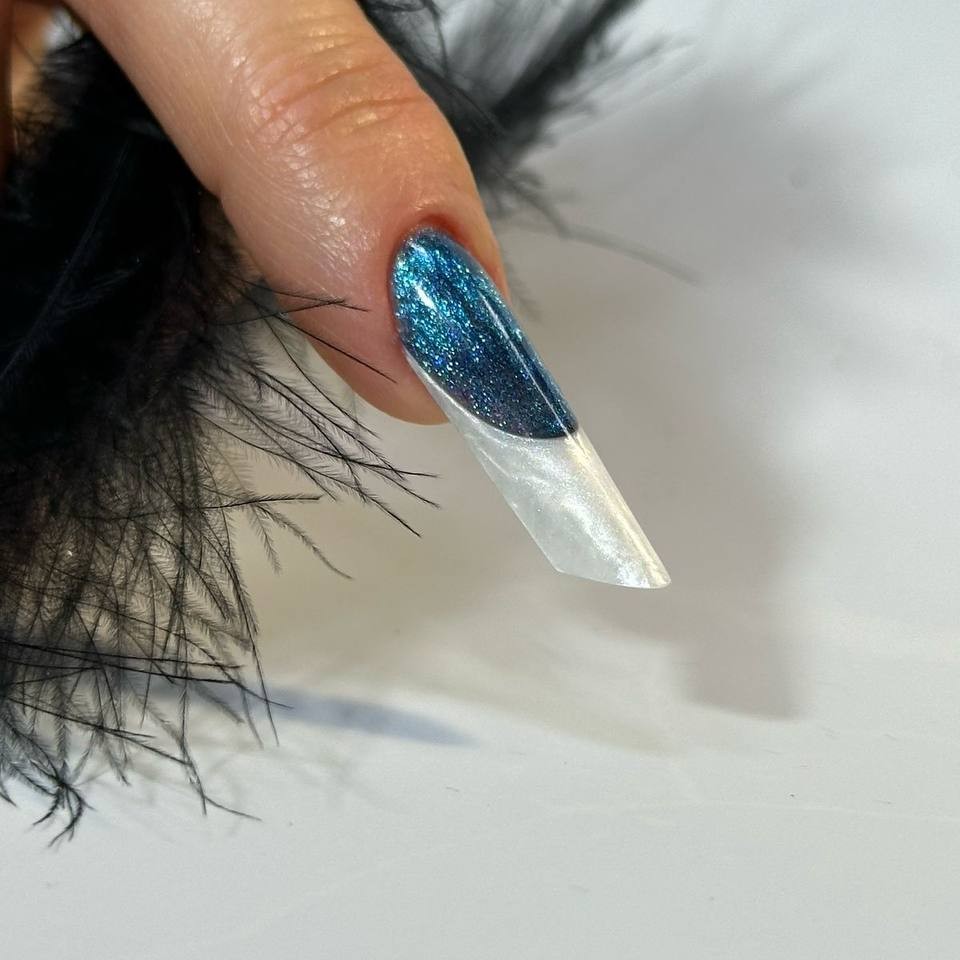 маникюр +укрепление гель+френч