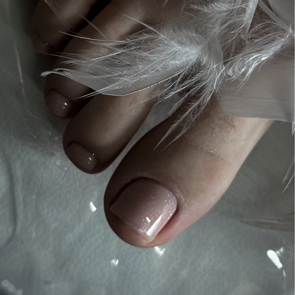 Педикюр с покрытием