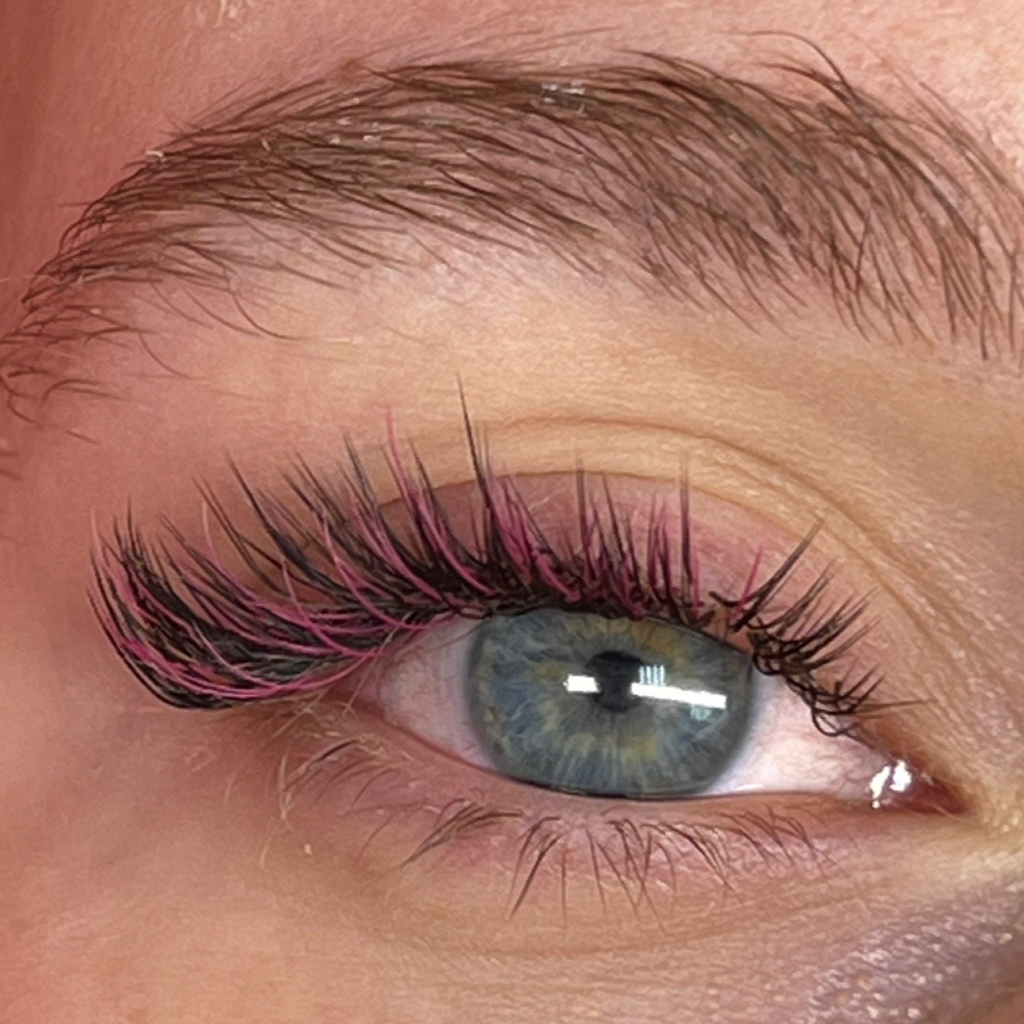 Наращивание ресниц 3д
