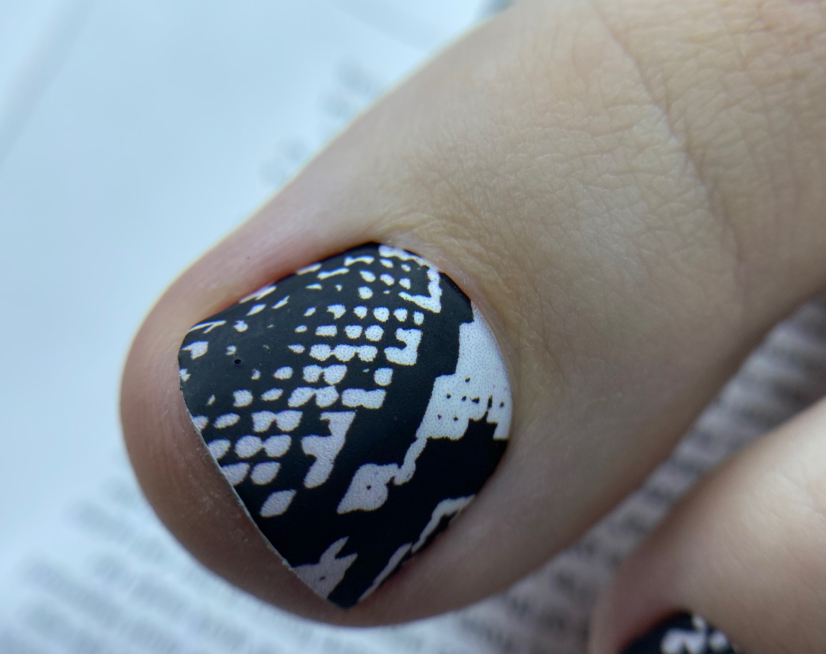 Педикюр с покрытием плёнки