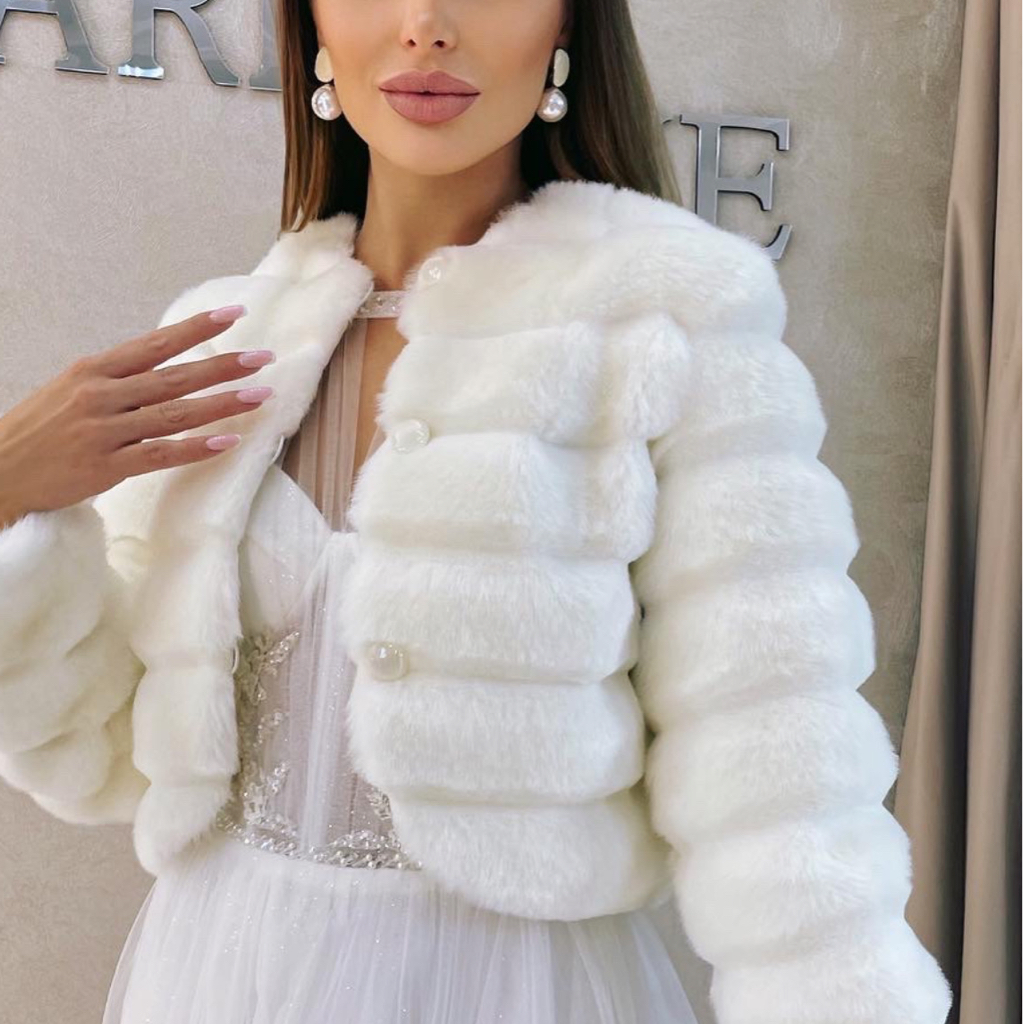 Примерка верхней одежды