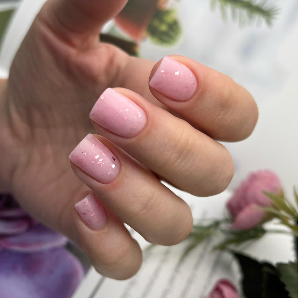 Маникюр с покрытием и укреплением (короткие ногти)