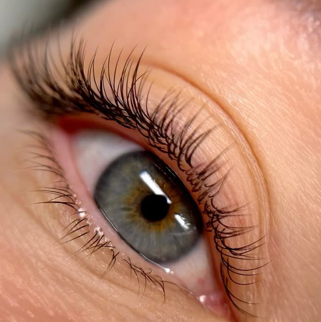 Наращивание ресниц КЛАССИКА