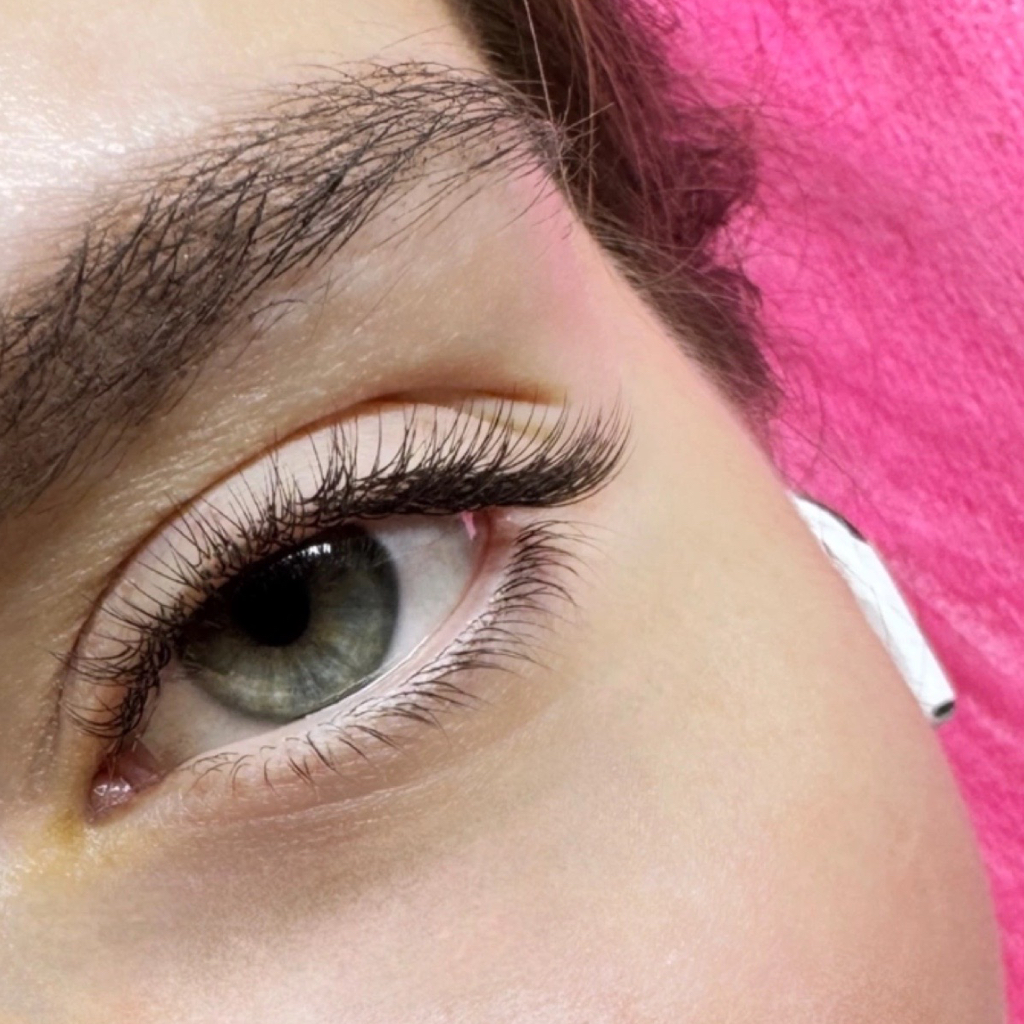 Классическое наращивание ресниц