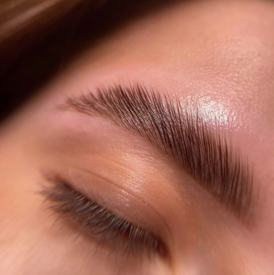 Комплекс 2: Ламинирование бровей+окрашивание+архитектура бровей+коррекция