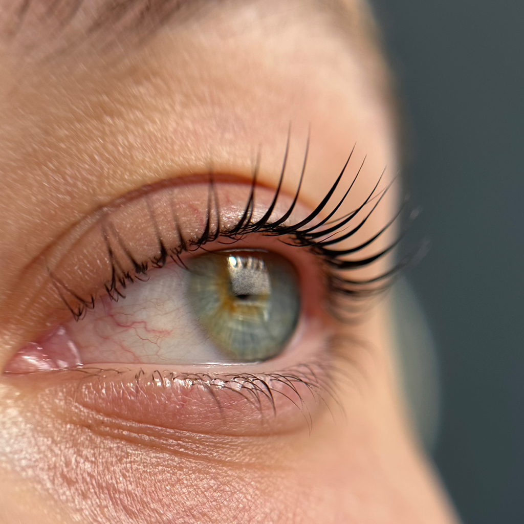 Ламинирование ресниц + окрашивание + Botox + уход