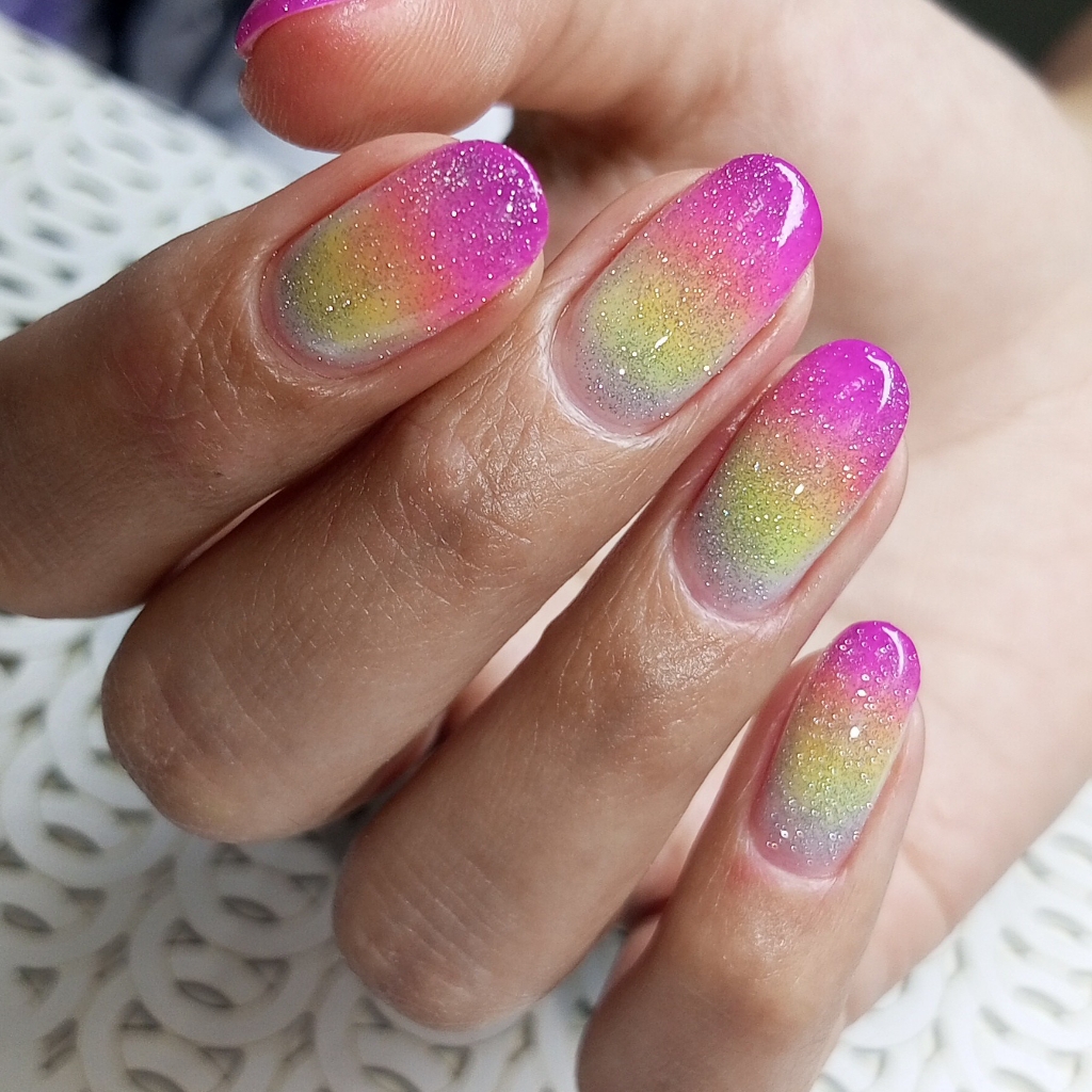 Дизайн омбре( градиент), растяжка глитером