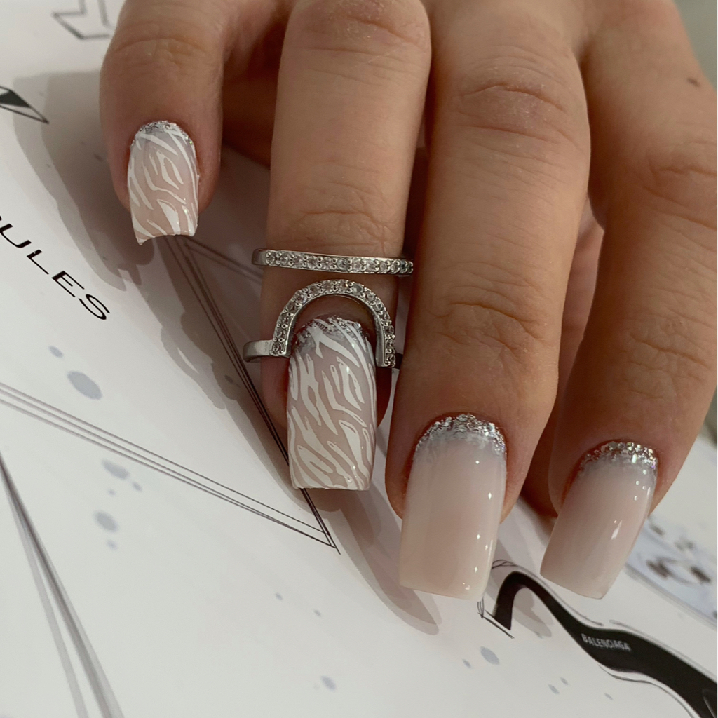 Маникюр с покрытием