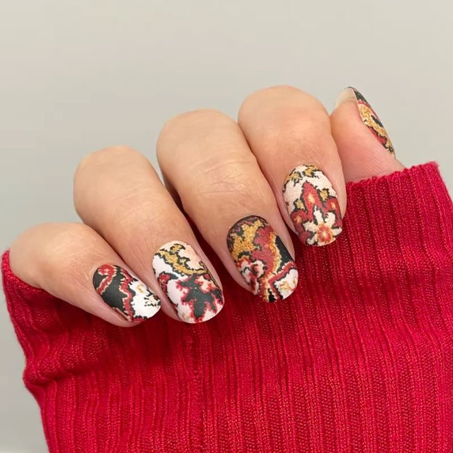 Пленочный маникюр