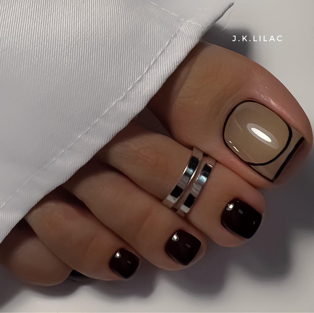 Педикюр с покрытием гель-лак и обработкой стоп