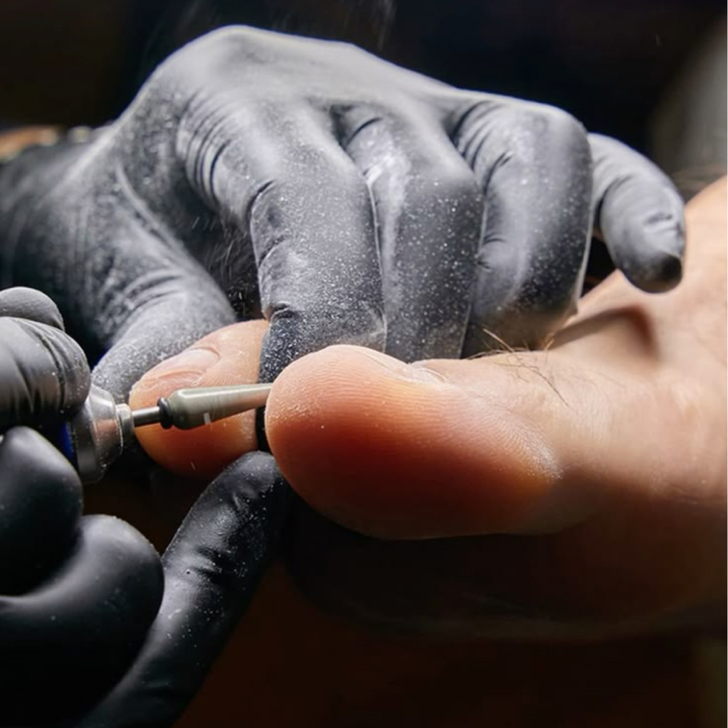 Педикюр мужской