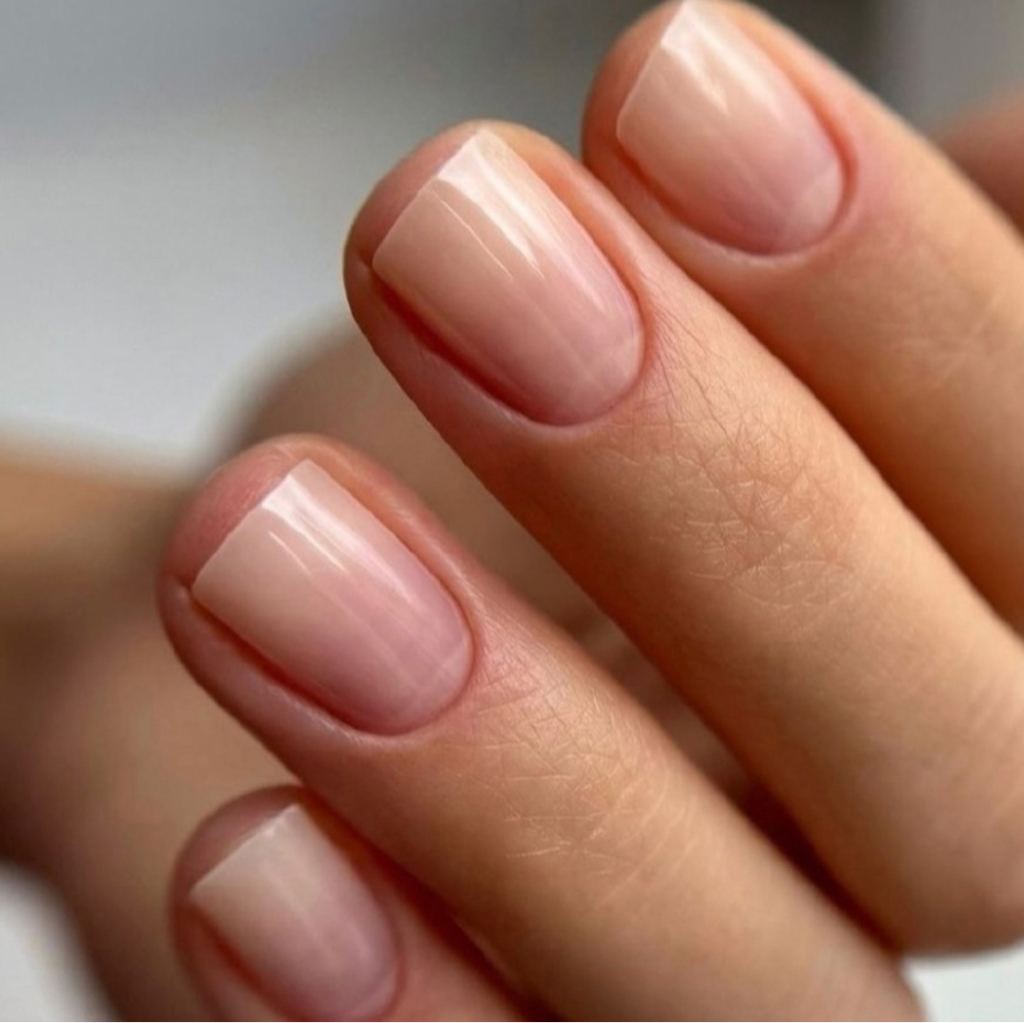 Гигиенический комбинированный маникюр с покрытием обычным лаком ( бесцветный)