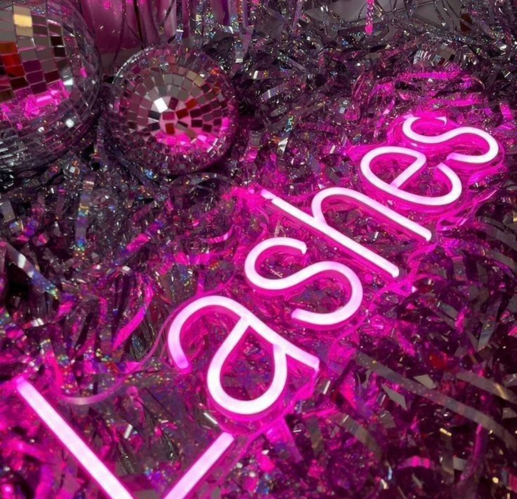 LED классическое наращивание ресниц