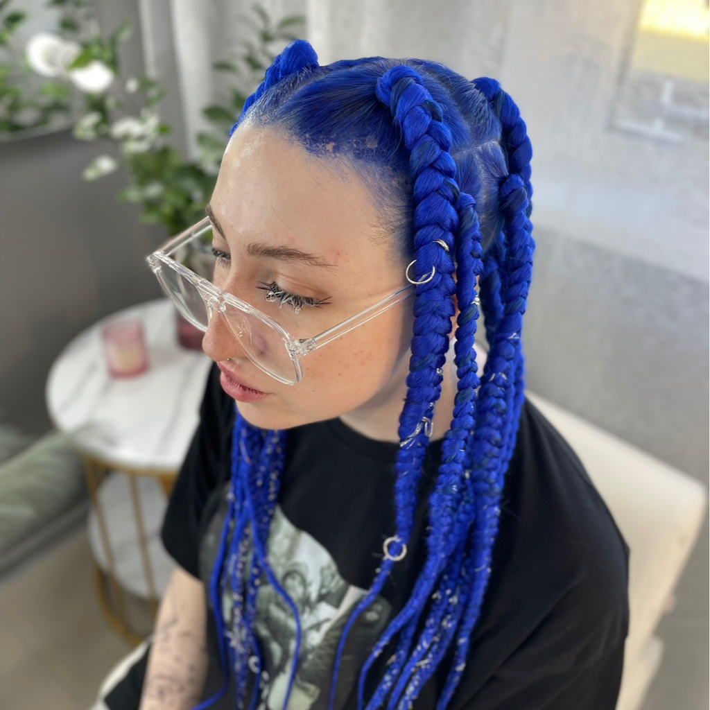 Бокс брейды (крупная афроклассика). До 20 кос.  ⏰ Время плетения 2-3 часа. Стоимость 7.000₽. ✨Срок носки 3-6 недель