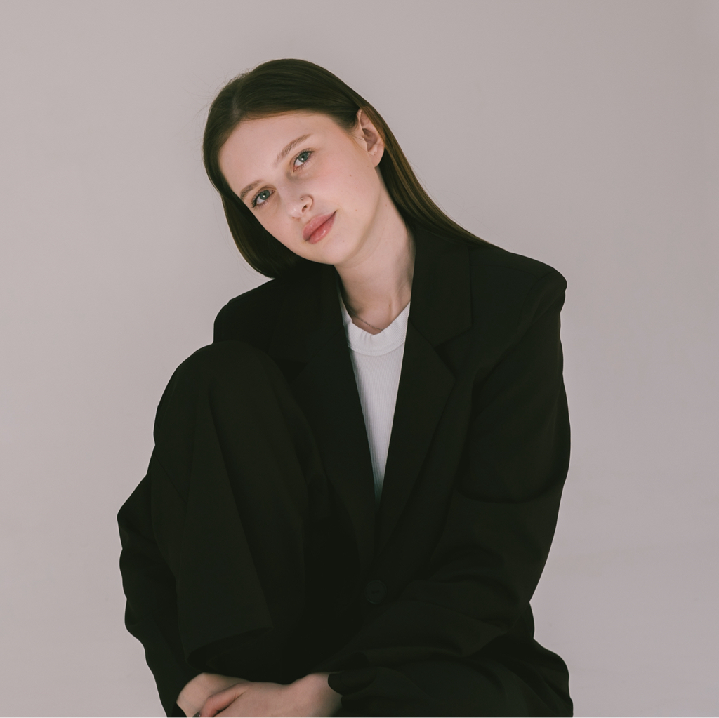 Алина Пак
