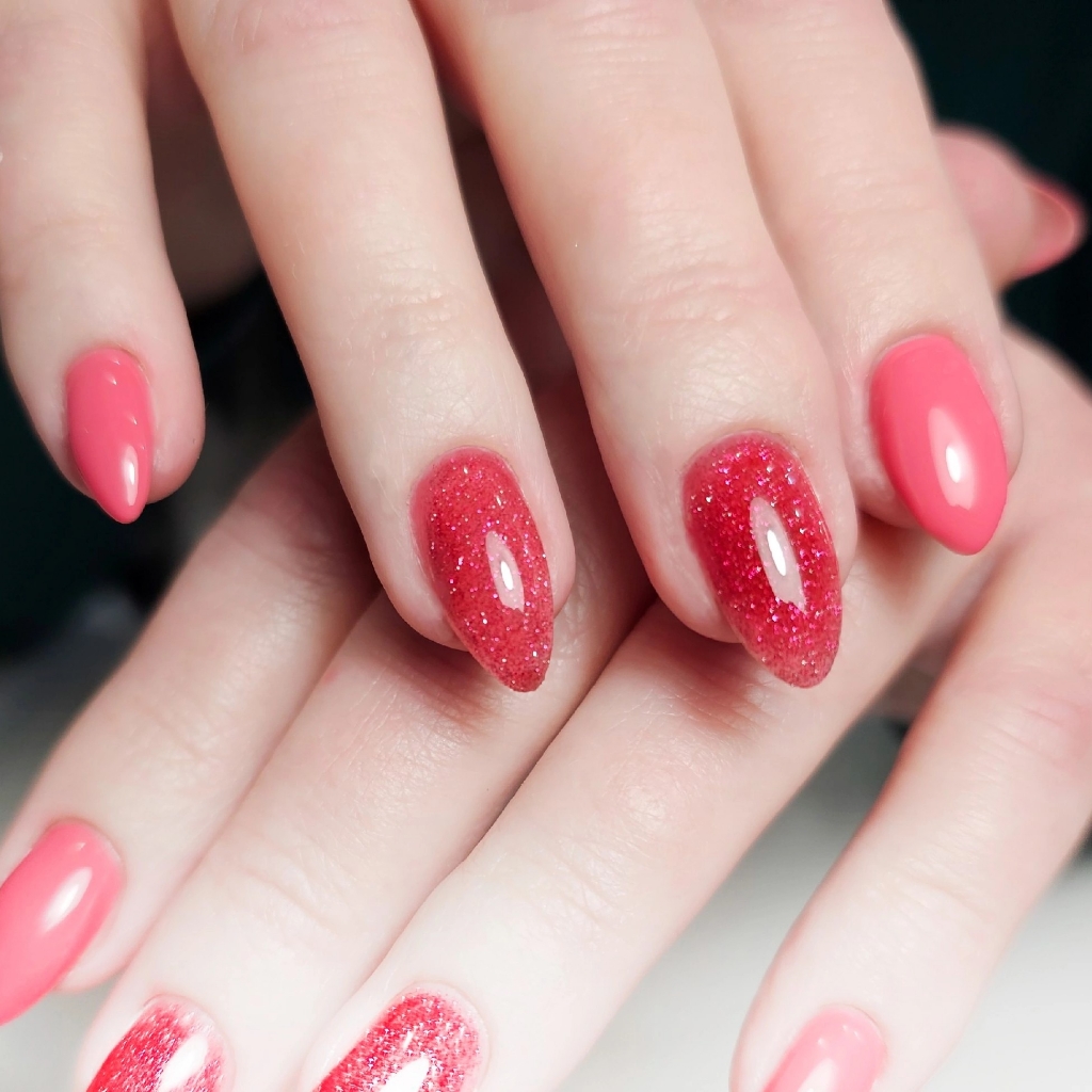 1 Комплекс: Аппаратный маникюр + Однотонное покрытие гель-лаком