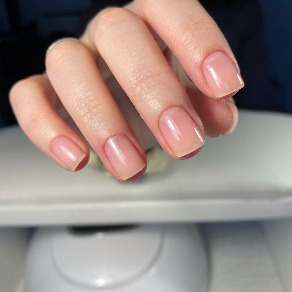 Комплекс 2 (Снятие чужой работы, маникюр, укрепление/поднятие клюющих ногтей, ремонт небольших трещин/восстановление архитектуры, однотонное покрытие)