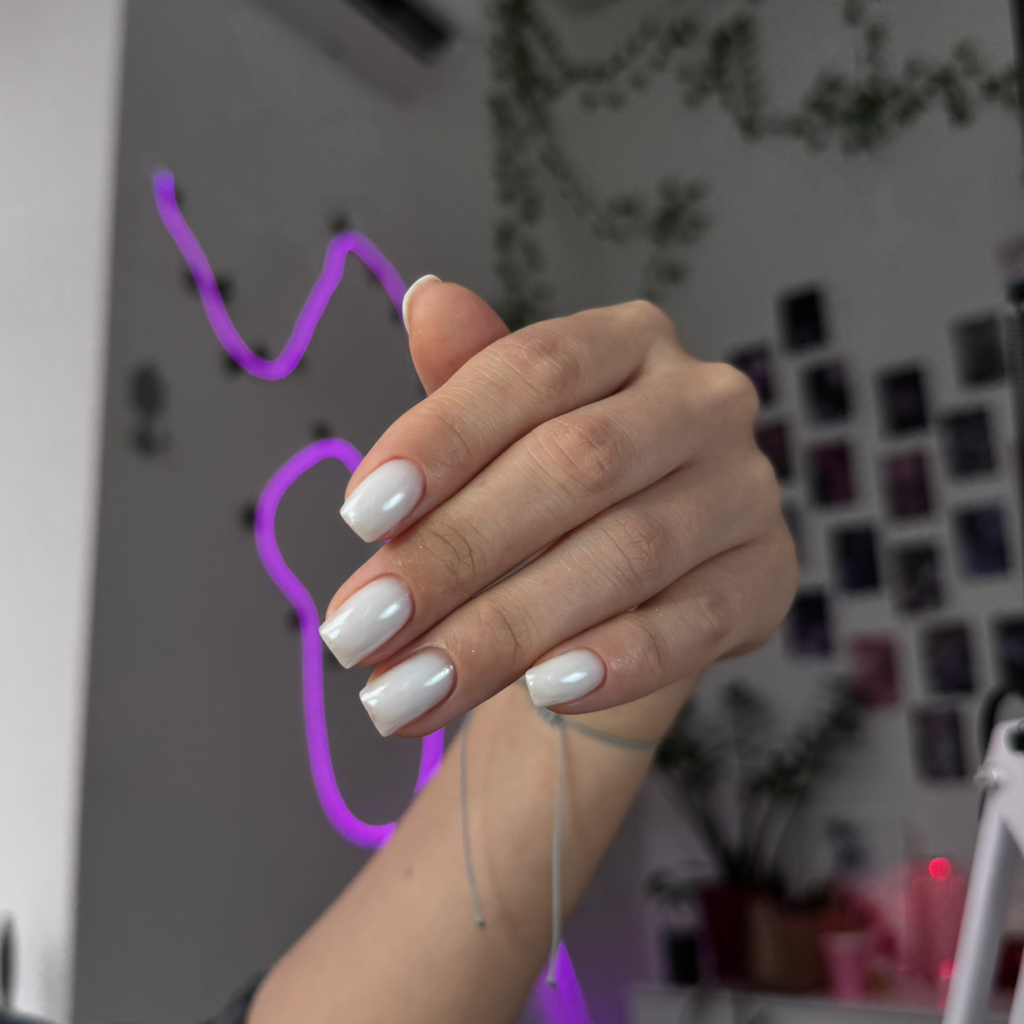 Маникюр с покрытием гель-лак