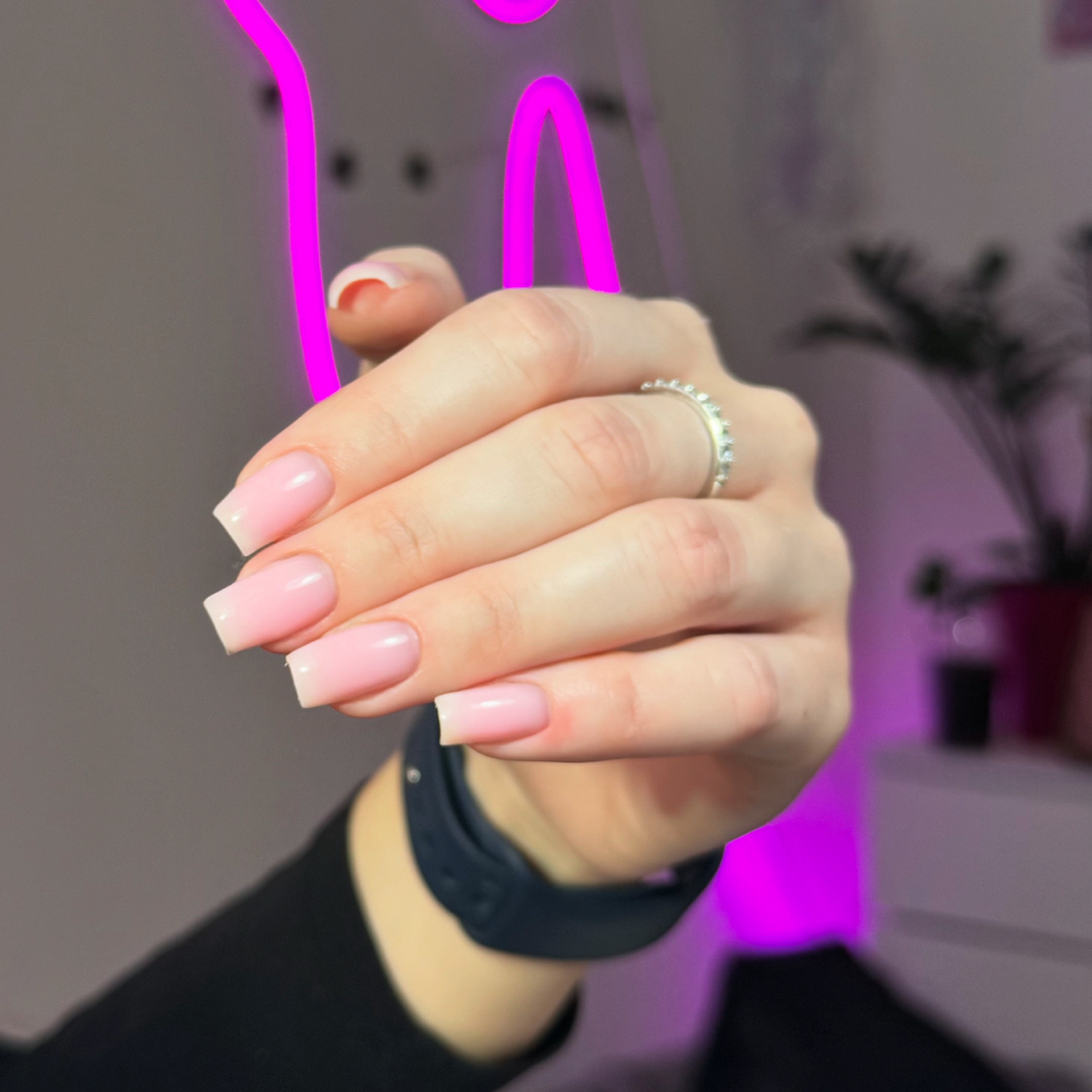 Наращивание ногтей