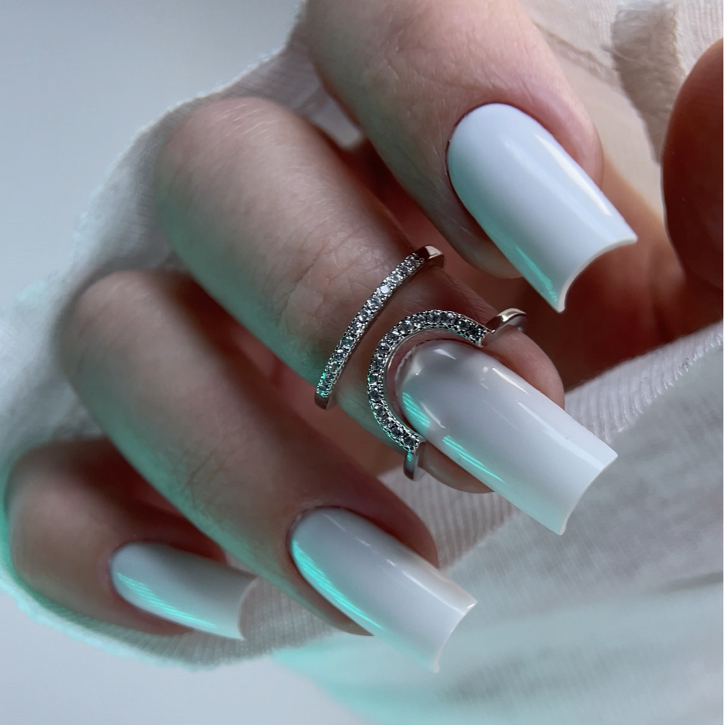 АКЦИЯ НА 1 визит  Маникюр + педикюр с покрытием