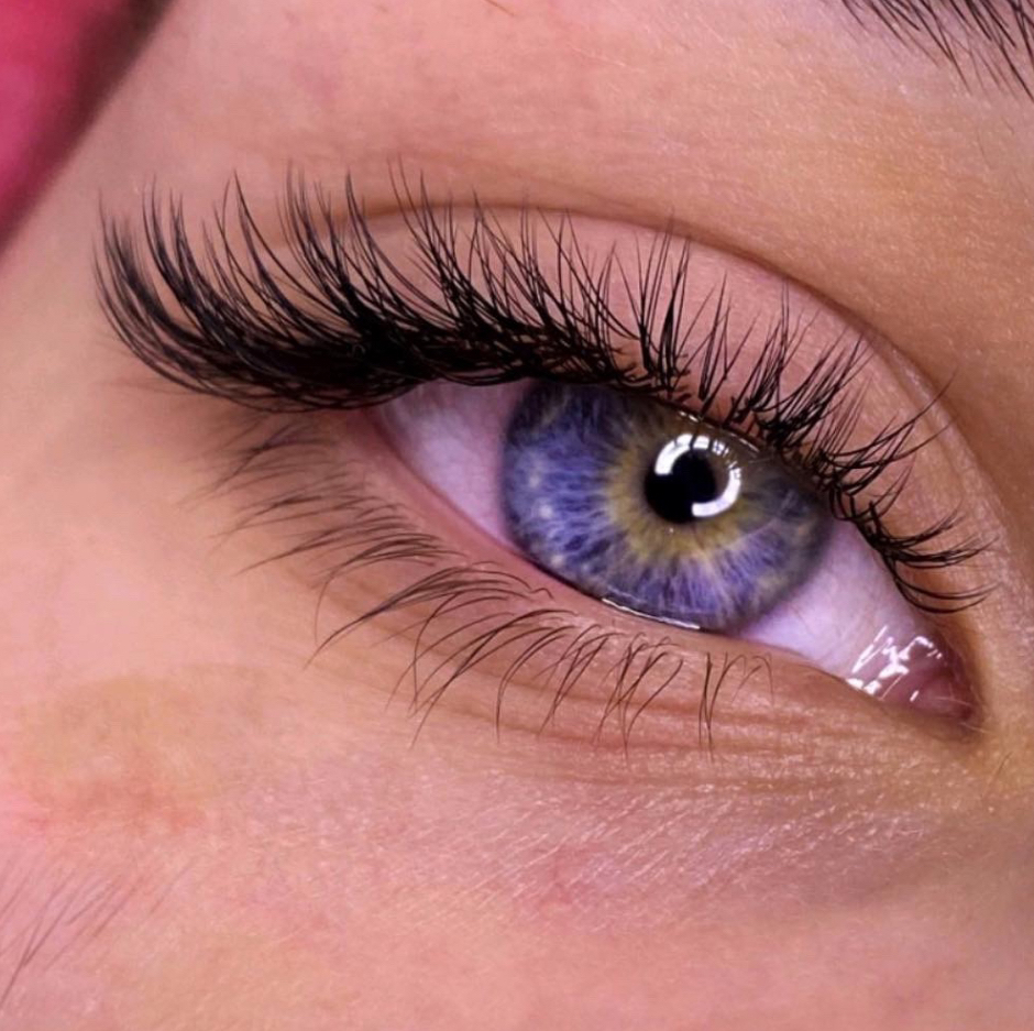 Classic eyelash extensions (full set)with Albina