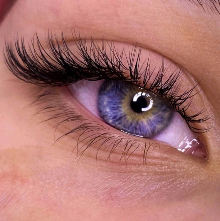 Classic eyelash extensions refill 4 weeks) With Albina