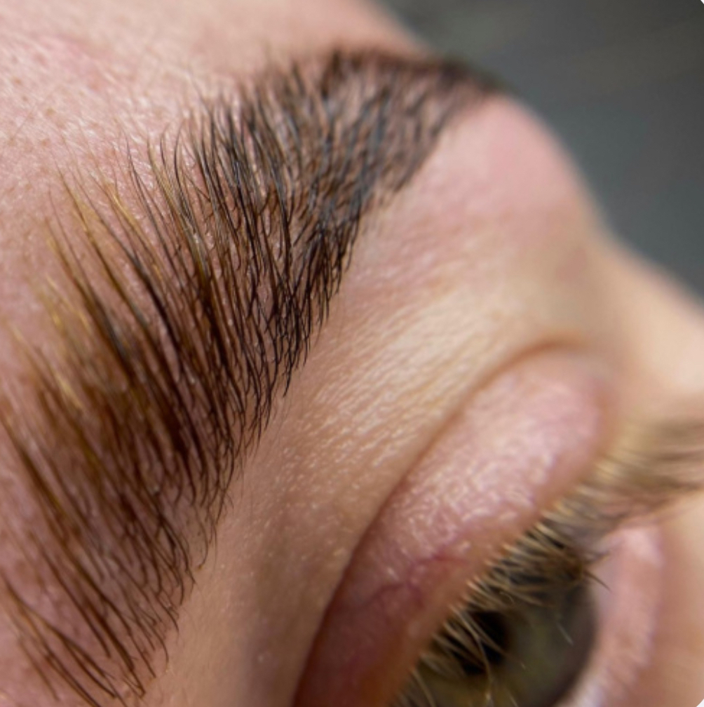 Brow lamination with Albina