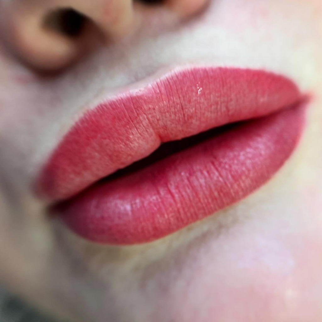 Перманентный макияж «Акварельные  губы»