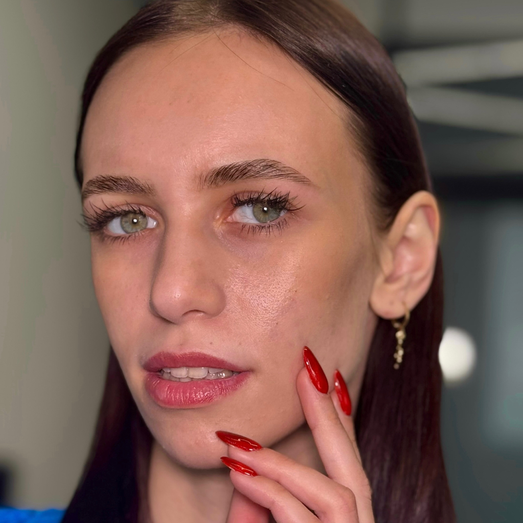 Окрашивание бровей