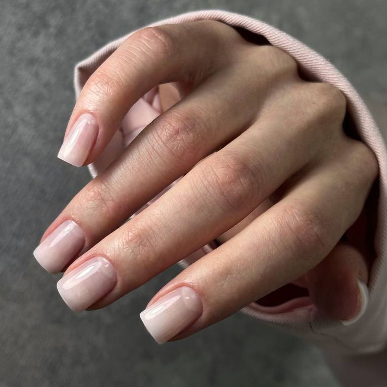 Маникюр женский