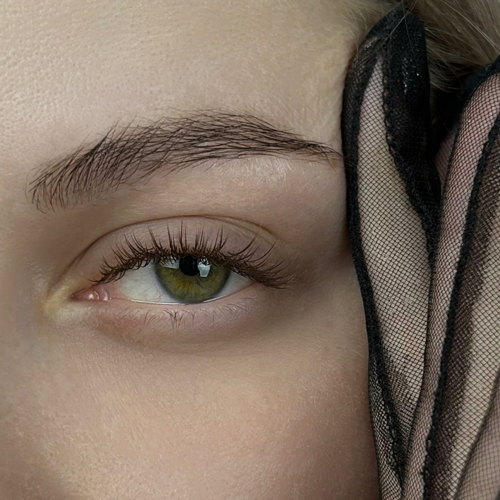 Наращивание ресниц 2,5D