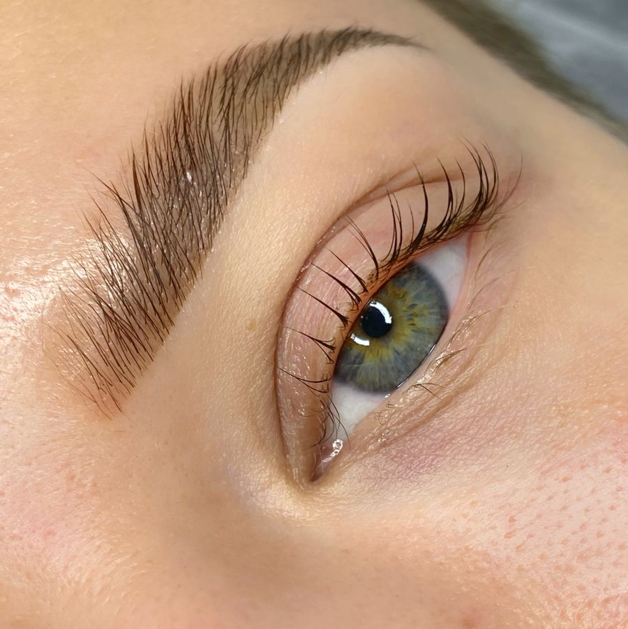 Комплекс: ламинироварие ресниц + оформление бровей