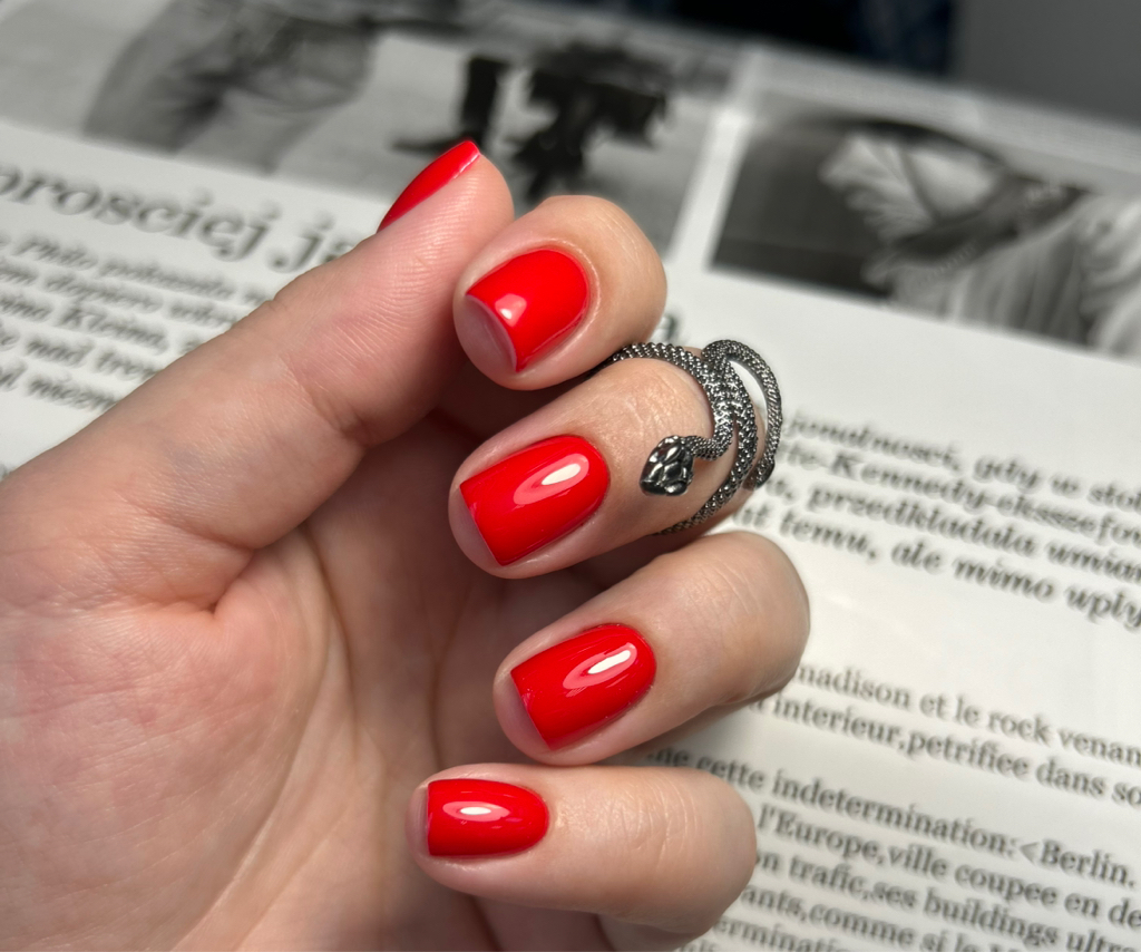 Маникюр+моделирующий гель (укрепление)+гель-лак